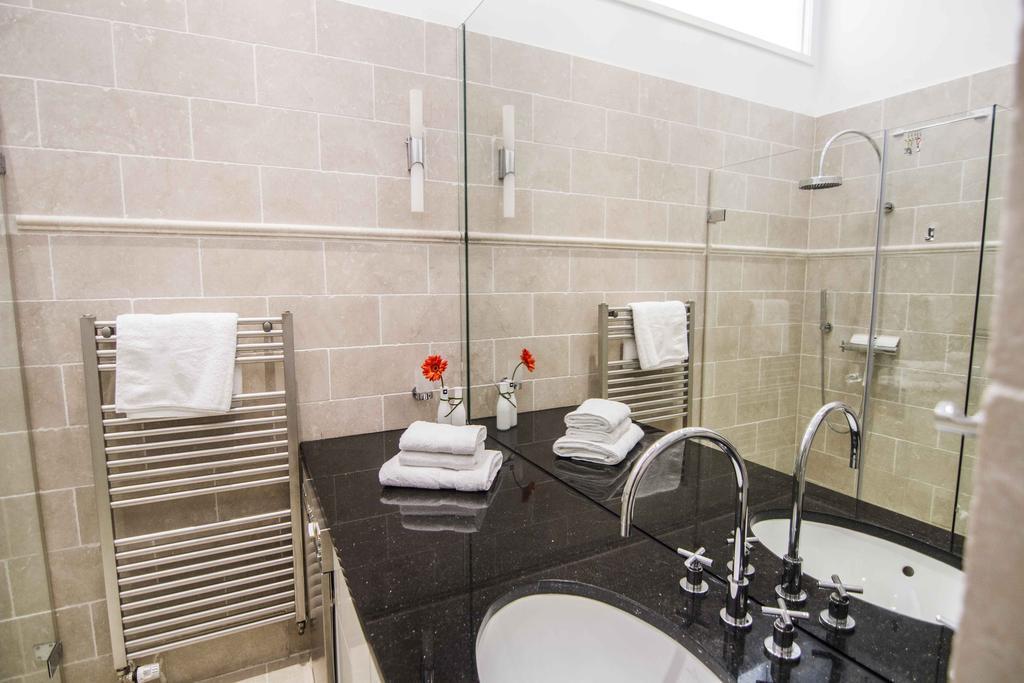 Helvetia Suites Dusseldorf Phòng bức ảnh