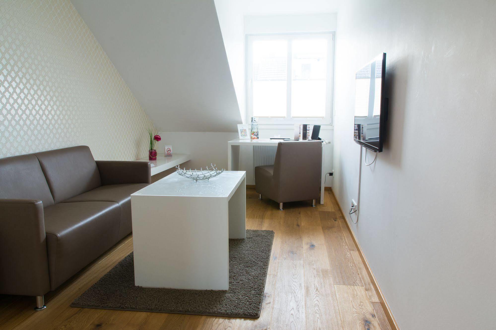 Helvetia Suites Dusseldorf Ngoại thất bức ảnh