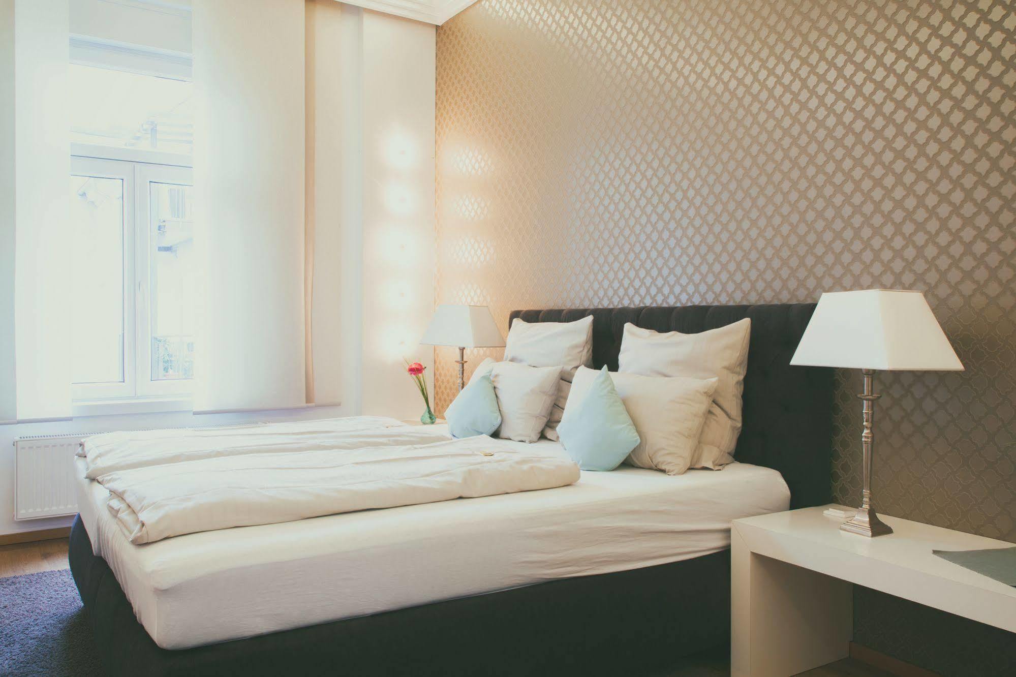 Helvetia Suites Dusseldorf Ngoại thất bức ảnh