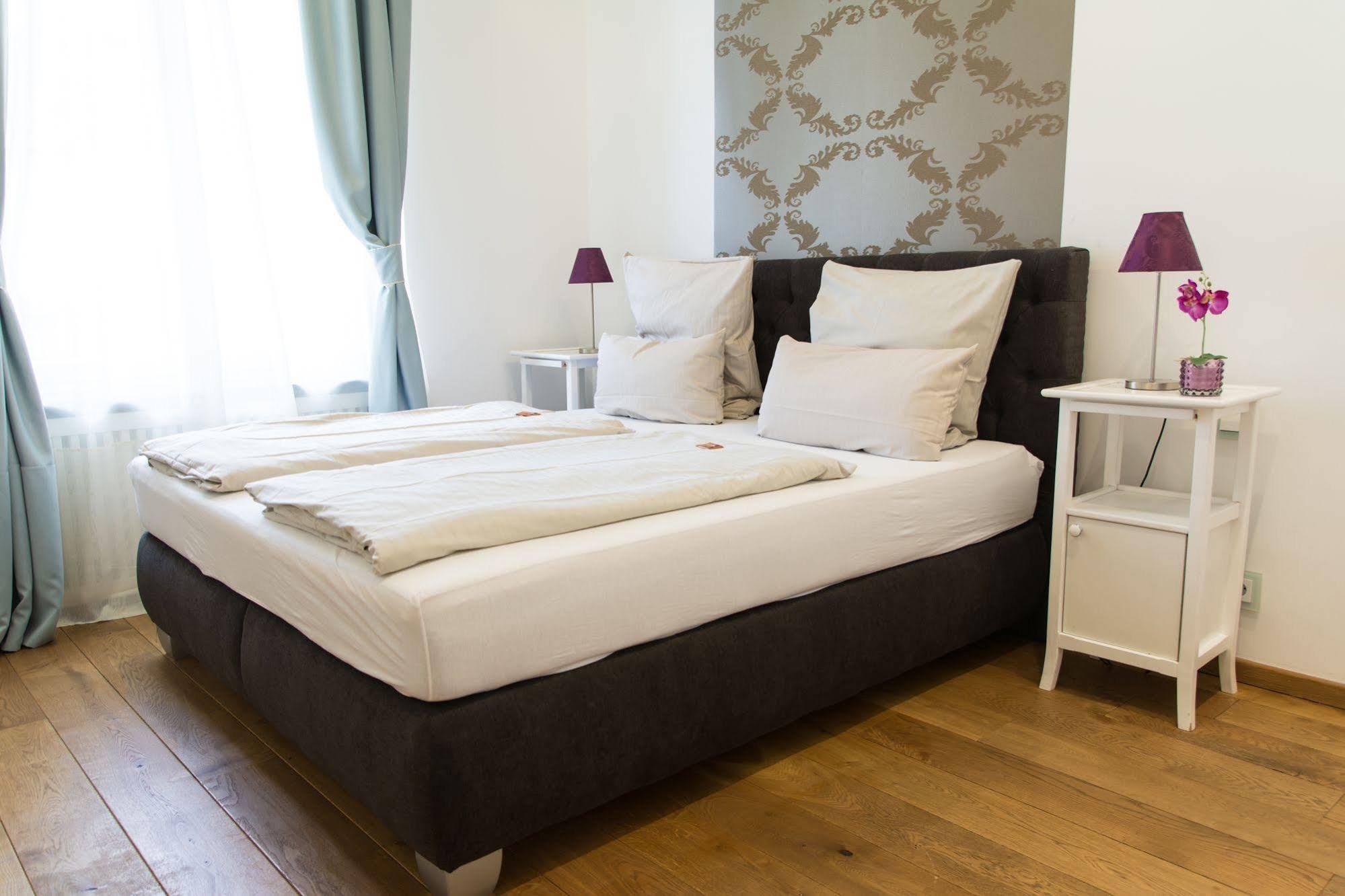 Helvetia Suites Dusseldorf Ngoại thất bức ảnh