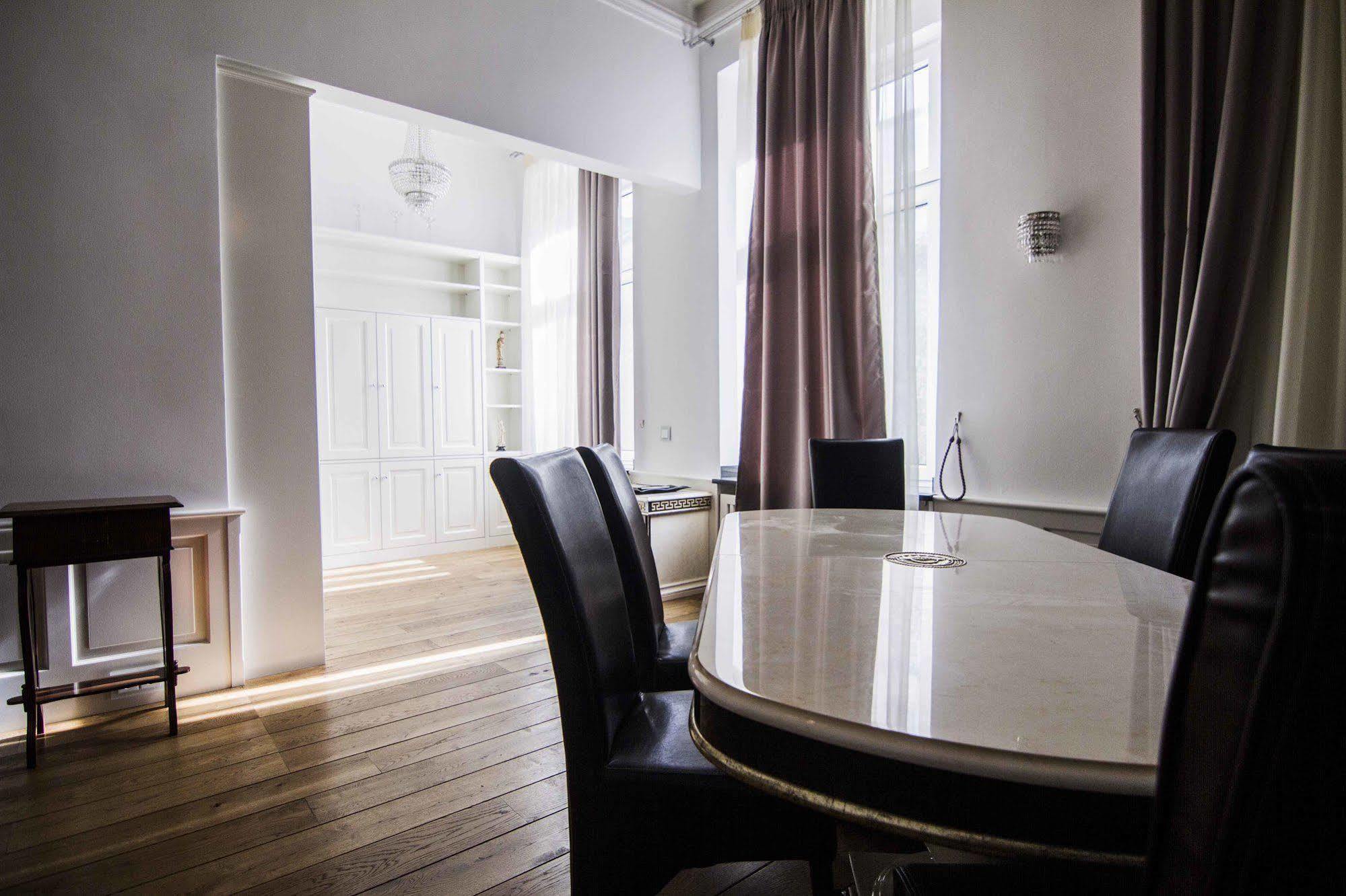 Helvetia Suites Dusseldorf Ngoại thất bức ảnh